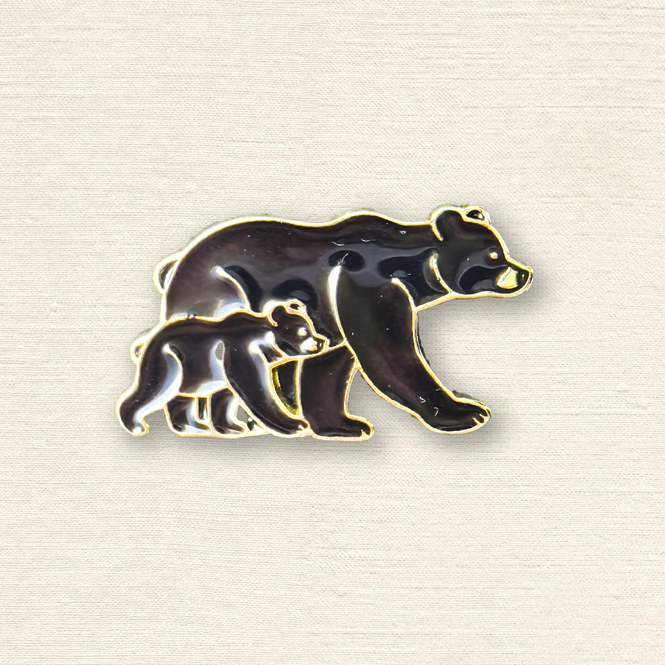 Bear Family Enamel Pin ¨C Mother & Cub Wildlife Lapel Pins, Canada Souvenir Gift